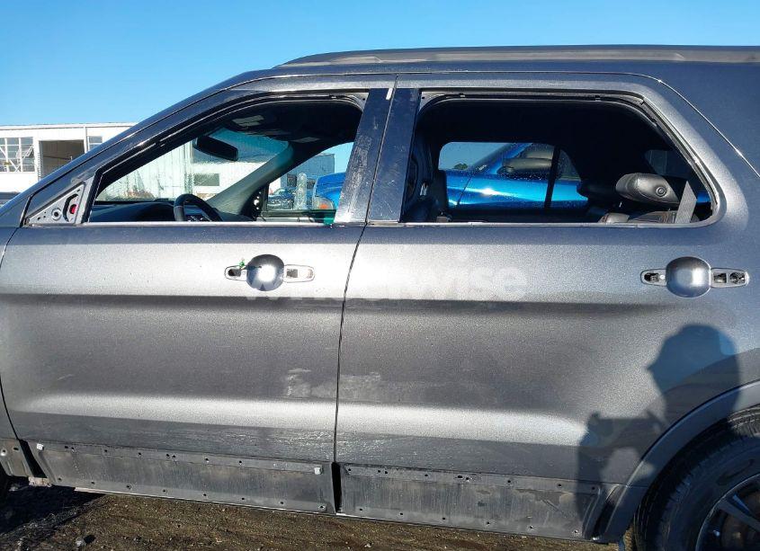 Photo 15 of 2018 Ford Explorer XLT (VIN 1FM5K7D87JGA54005)