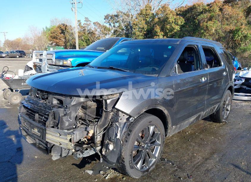 Photo 2 of 2018 Ford Explorer XLT (VIN 1FM5K7D87JGA54005)