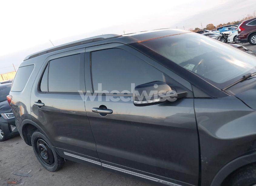 Photo 13 of 2018 Ford Explorer XLT (VIN 1FM5K7D87JGA54487)