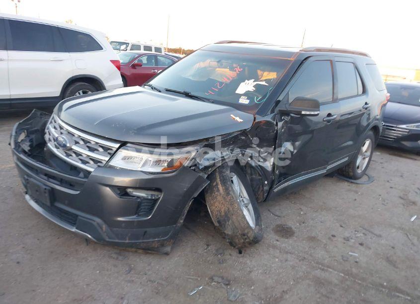 Photo 2 of 2018 Ford Explorer XLT (VIN 1FM5K7D87JGA54487)