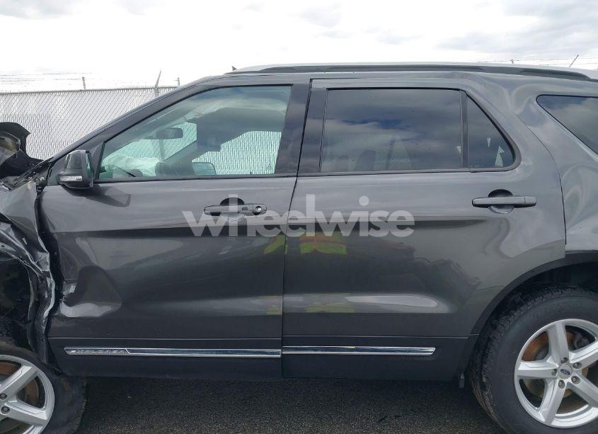 Photo 14 of 2018 Ford Explorer XLT (VIN 1FM5K7D87JGB15465)