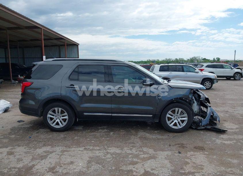 Photo 13 of 2018 Ford Explorer XLT (VIN 1FM5K7D87JGB29799)