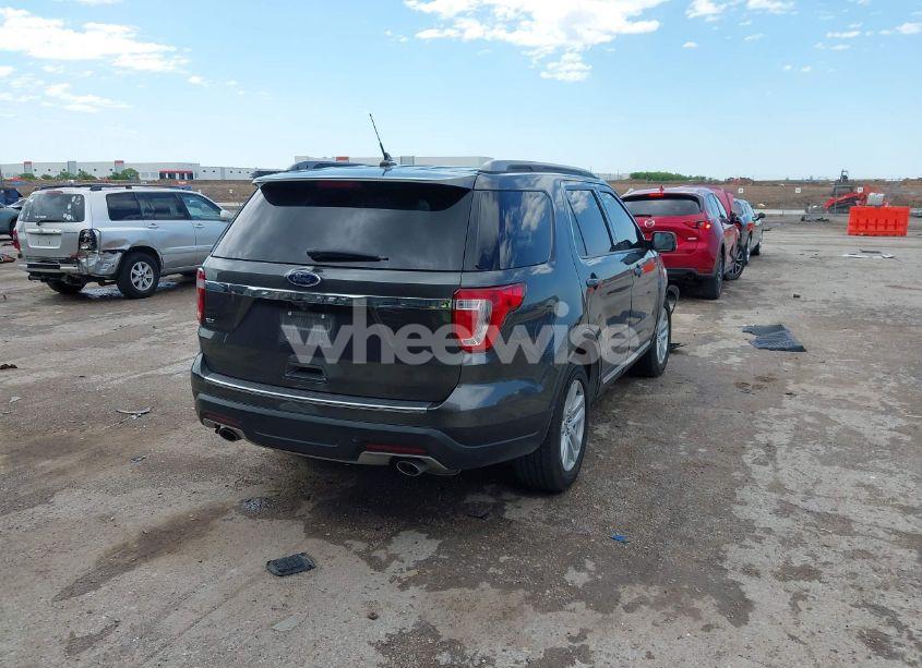 Photo 4 of 2018 Ford Explorer XLT (VIN 1FM5K7D87JGB29799)