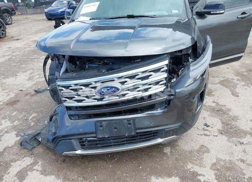 Photo 6 of 2018 Ford Explorer XLT (VIN 1FM5K7D87JGB29799)