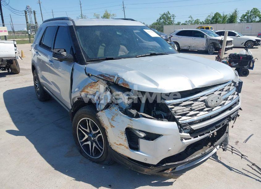 Photo 6 of 2018 Ford Explorer XLT (VIN 1FM5K7D87JGB43038)