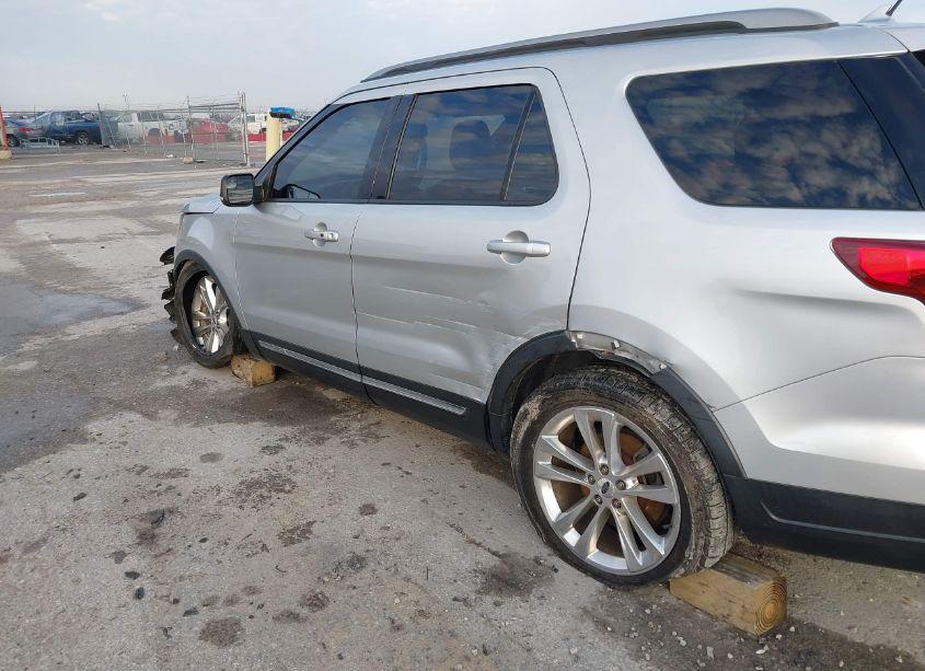 Photo 18 of 2018 Ford Explorer XLT (VIN 1FM5K7D87JGB65136)