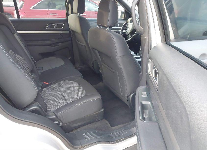 Photo 8 of 2018 Ford Explorer XLT (VIN 1FM5K7D87JGB65136)
