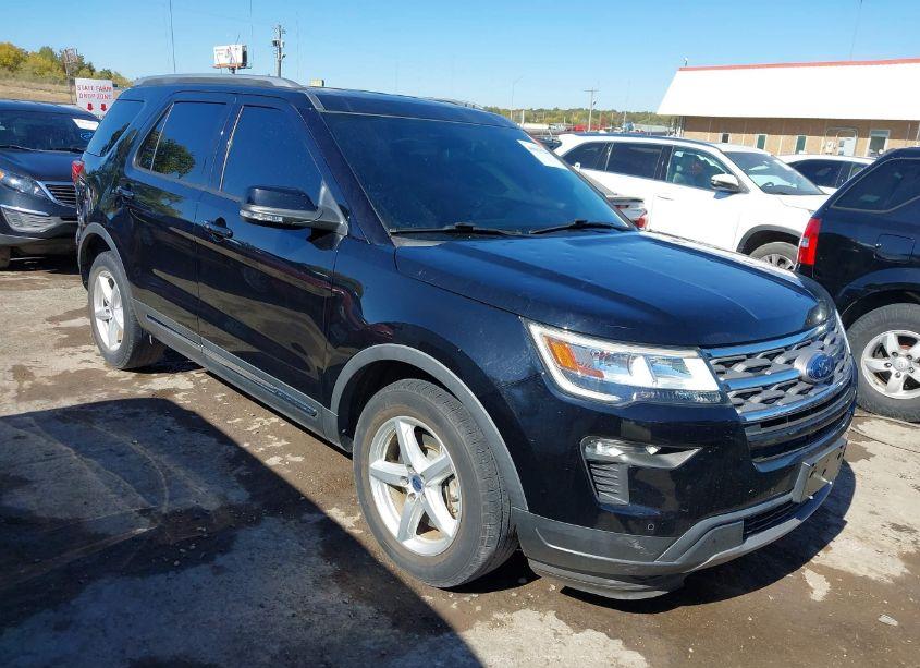 2018 Ford Explorer XLT (VIN 1FM5K7D87JGC01195) main photo