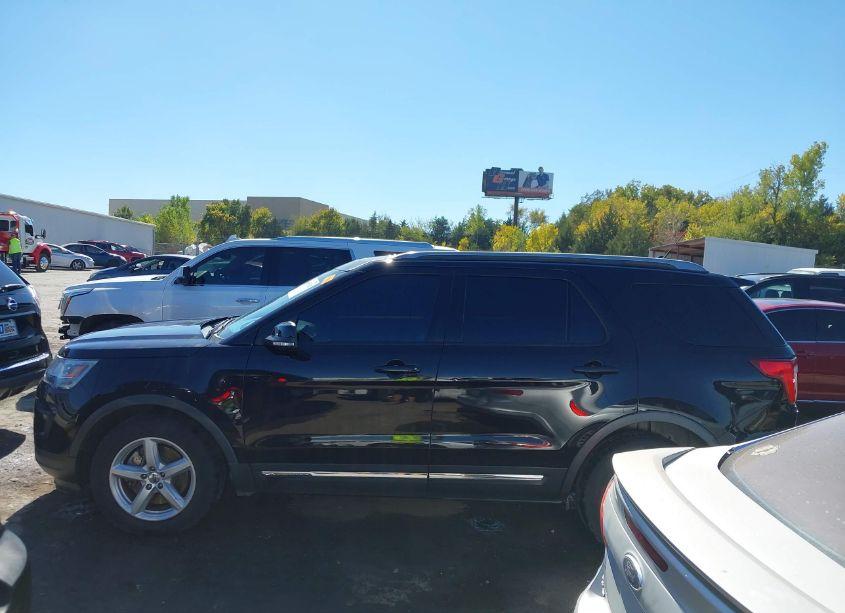 Photo 14 of 2018 Ford Explorer XLT (VIN 1FM5K7D87JGC01195)
