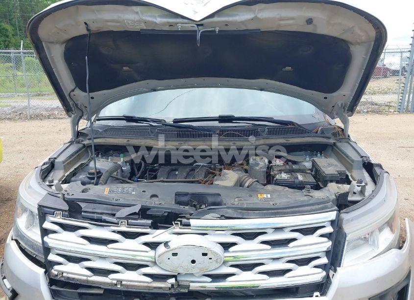 Photo 10 of 2019 Ford Explorer XLT (VIN 1FM5K7D87KGA82937)