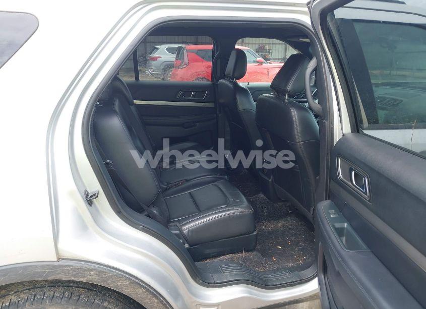 Photo 8 of 2019 Ford Explorer XLT (VIN 1FM5K7D87KGA82937)