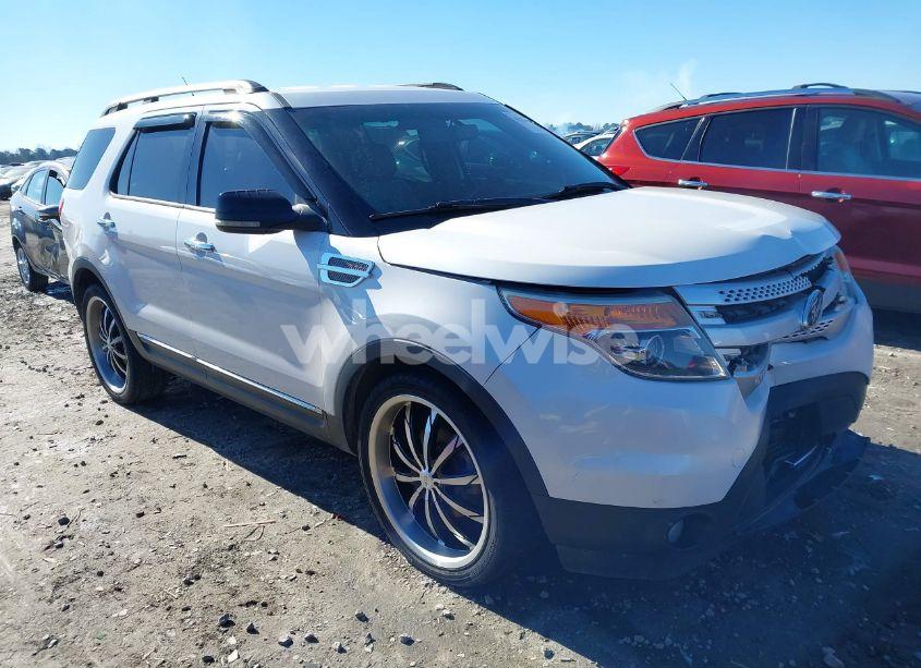 2013 Ford Explorer XLT (VIN 1FM5K7D88DGA29120) main photo