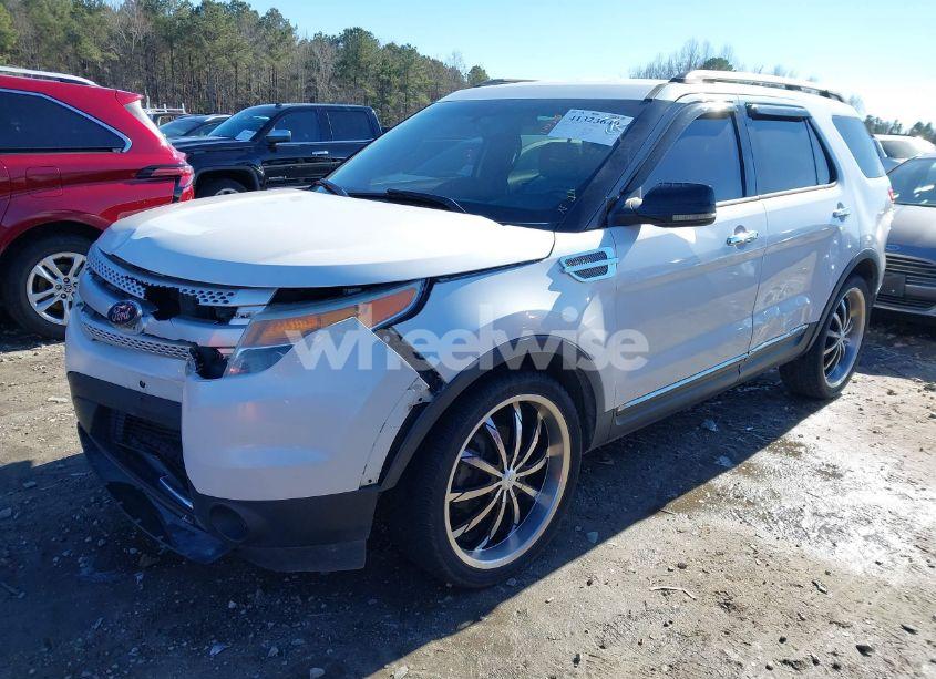Photo 2 of 2013 Ford Explorer XLT (VIN 1FM5K7D88DGA29120)