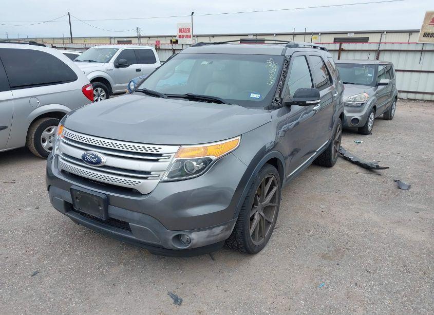 Photo 2 of 2014 Ford Explorer XLT (VIN 1FM5K7D88EGA99931)