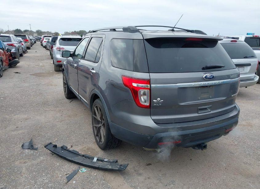 Photo 3 of 2014 Ford Explorer XLT (VIN 1FM5K7D88EGA99931)