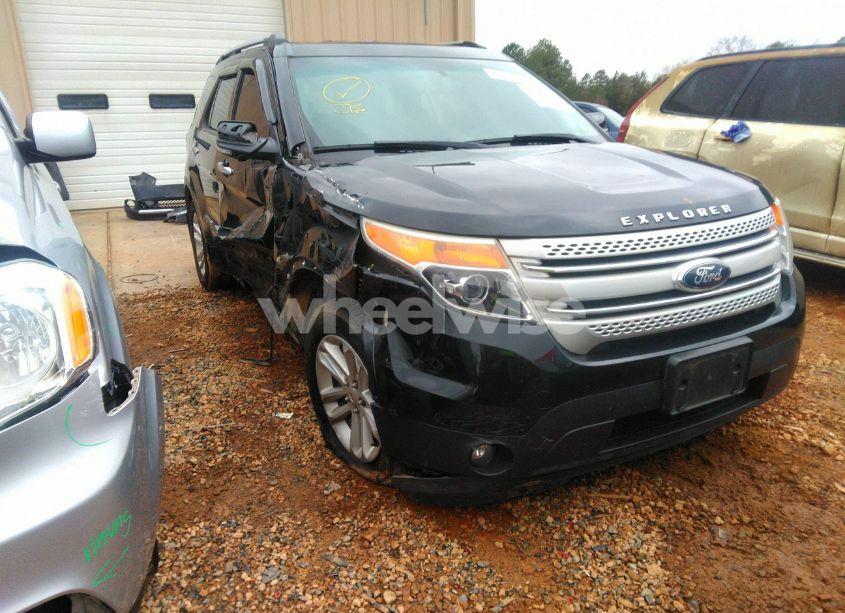 2014 Ford Explorer XLT (VIN 1FM5K7D88EGB61523) main photo