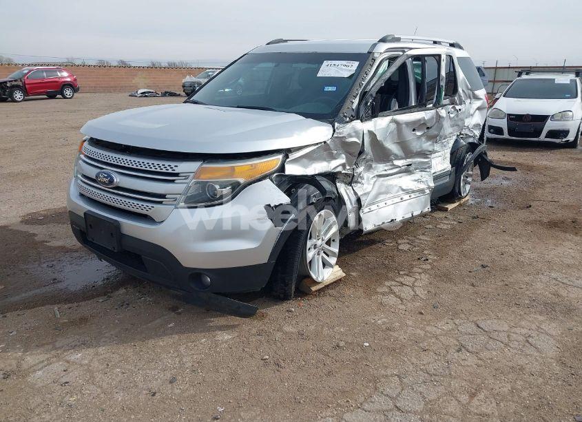 Photo 2 of 2014 Ford Explorer XLT (VIN 1FM5K7D88EGC12034)