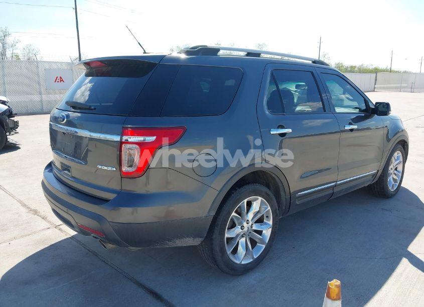 Photo 4 of 2015 Ford Explorer XLT (VIN 1FM5K7D88FGB17989)
