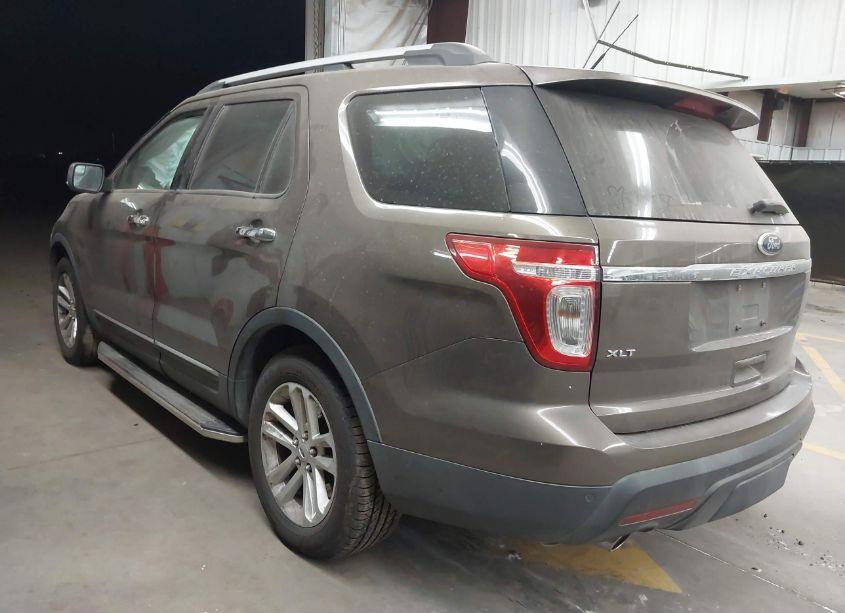 Photo 3 of 2015 Ford Explorer XLT (VIN 1FM5K7D88FGC06140)