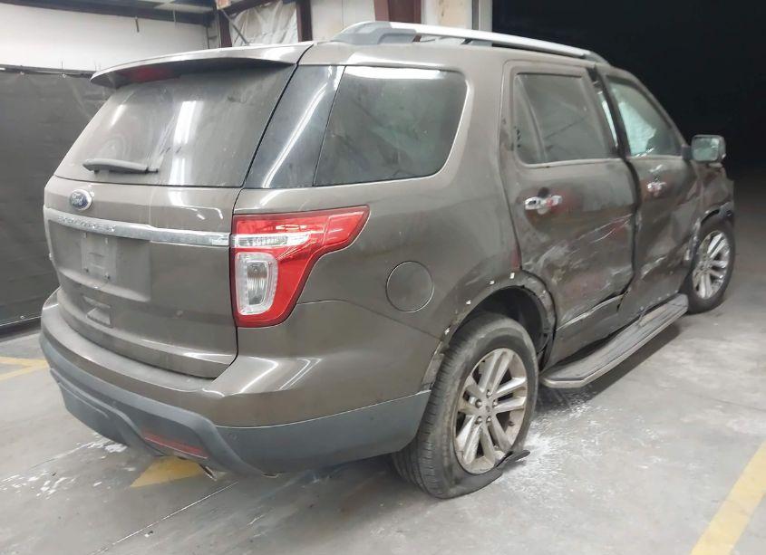 Photo 4 of 2015 Ford Explorer XLT (VIN 1FM5K7D88FGC06140)