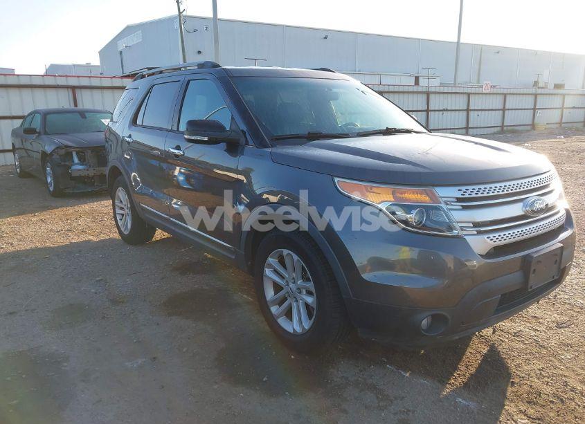 2015 Ford Explorer XLT (VIN 1FM5K7D88FGC48730) main photo