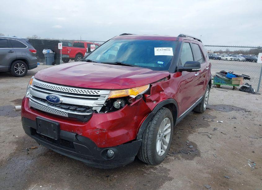 Photo 2 of 2015 Ford Explorer XLT (VIN 1FM5K7D88FGC63213)