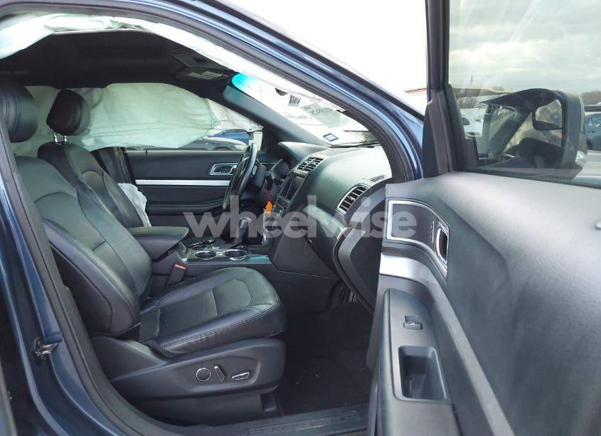 Photo 5 of 2016 Ford Explorer XLT (VIN 1FM5K7D88GGA35116)