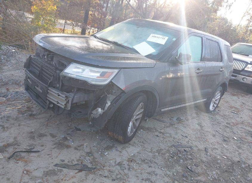 Photo 2 of 2016 Ford Explorer XLT (VIN 1FM5K7D88GGA97275)
