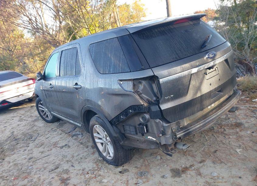 Photo 3 of 2016 Ford Explorer XLT (VIN 1FM5K7D88GGA97275)
