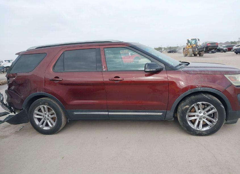 Photo 12 of 2016 Ford Explorer XLT (VIN 1FM5K7D88GGB51643)