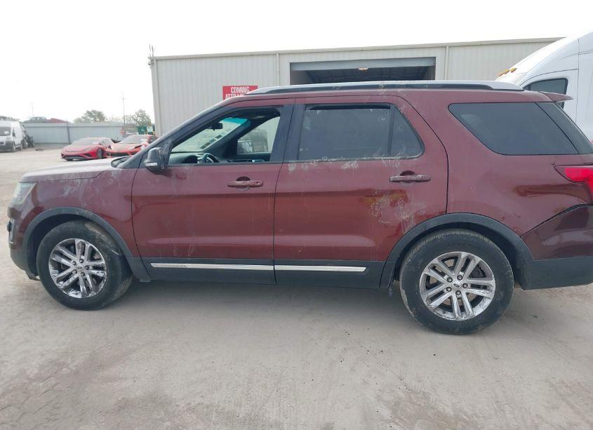 Photo 13 of 2016 Ford Explorer XLT (VIN 1FM5K7D88GGB51643)