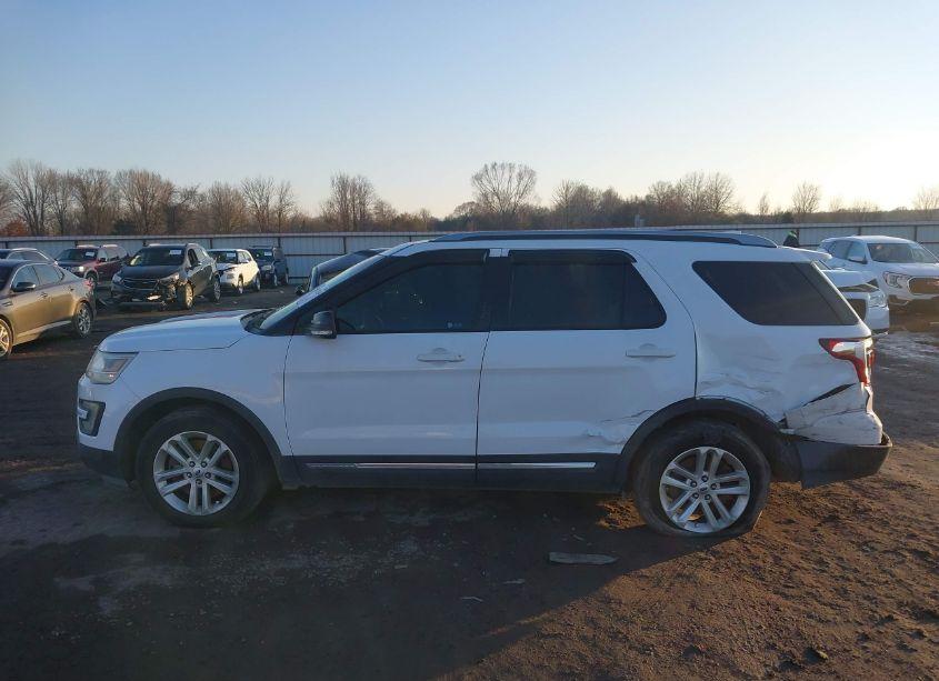 Photo 14 of 2016 Ford Explorer XLT (VIN 1FM5K7D88GGB58771)