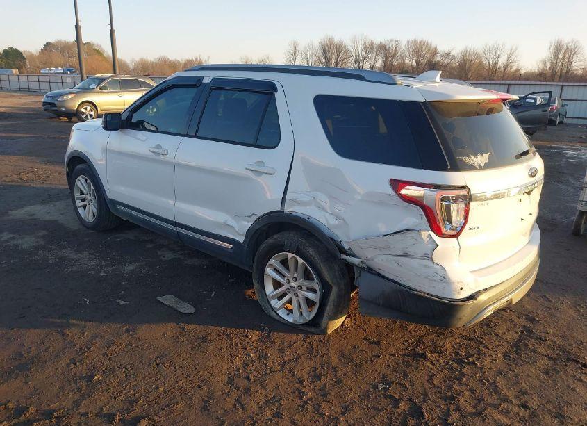 Photo 3 of 2016 Ford Explorer XLT (VIN 1FM5K7D88GGB58771)