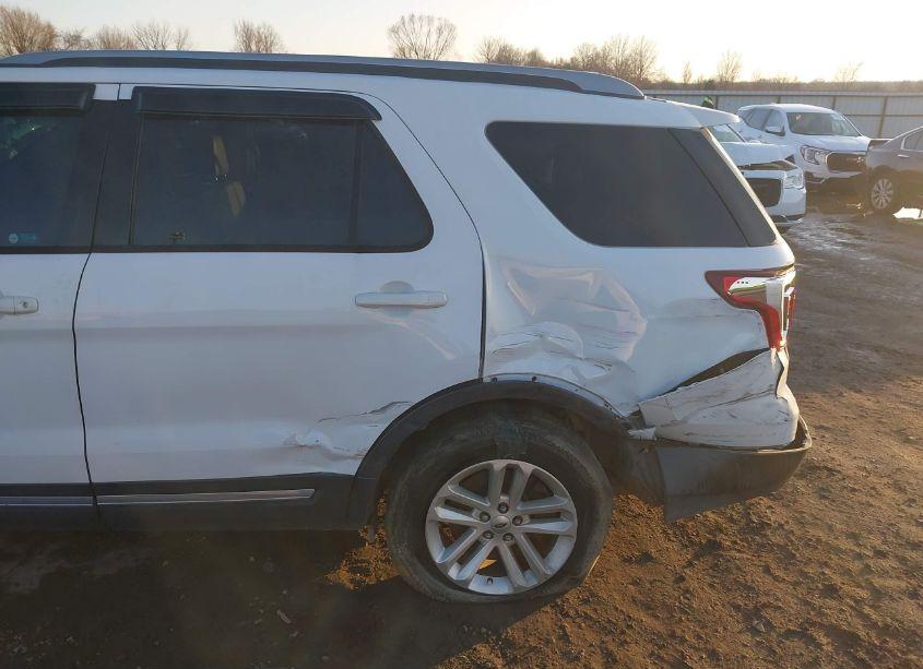 Photo 6 of 2016 Ford Explorer XLT (VIN 1FM5K7D88GGB58771)