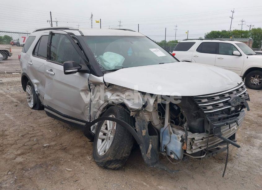 2016 Ford Explorer XLT (VIN 1FM5K7D88GGB79300) main photo