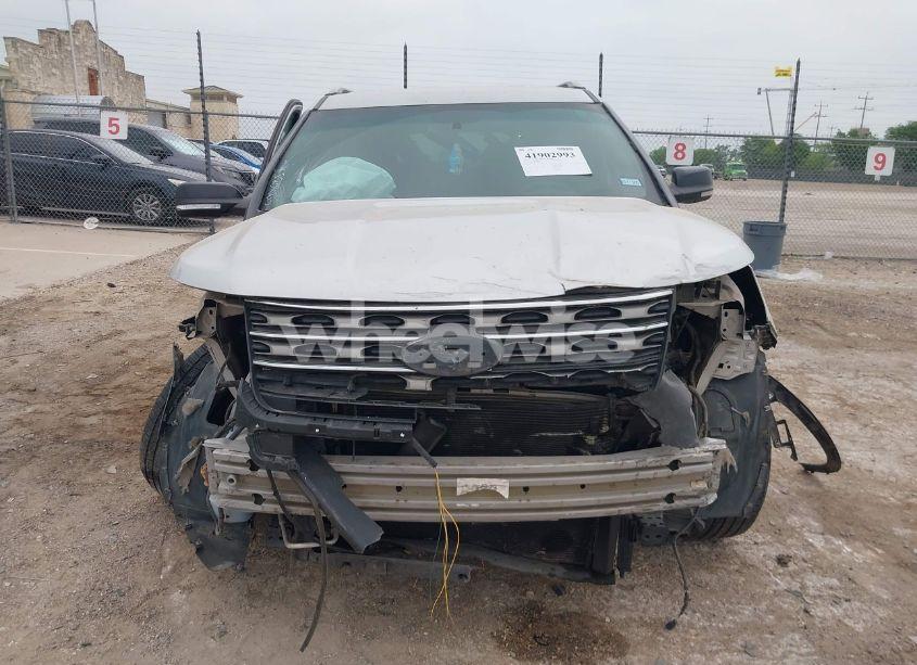 Photo 11 of 2016 Ford Explorer XLT (VIN 1FM5K7D88GGB79300)