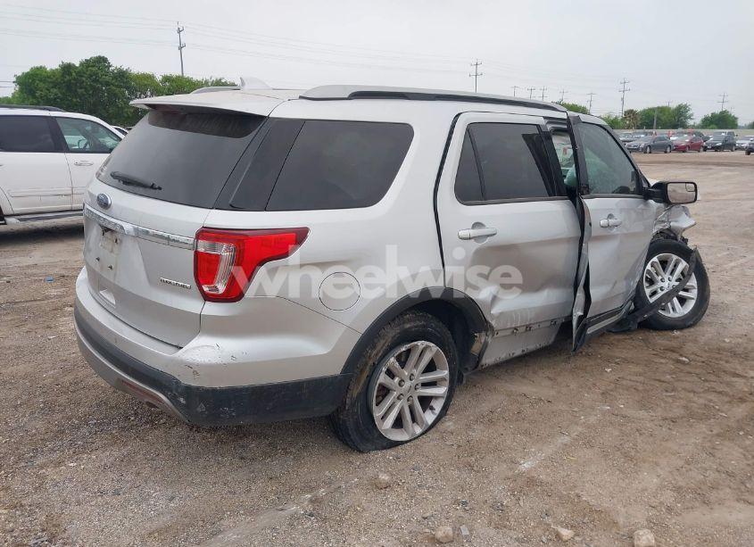 Photo 4 of 2016 Ford Explorer XLT (VIN 1FM5K7D88GGB79300)