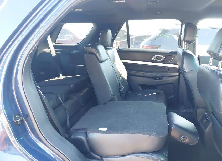 Photo 8 of 2016 Ford Explorer XLT (VIN 1FM5K7D88GGC41181)