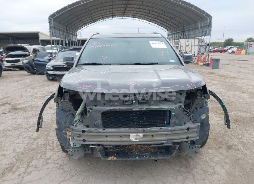 Photo 13 of 2016 Ford Explorer XLT (VIN 1FM5K7D88GGC85343)