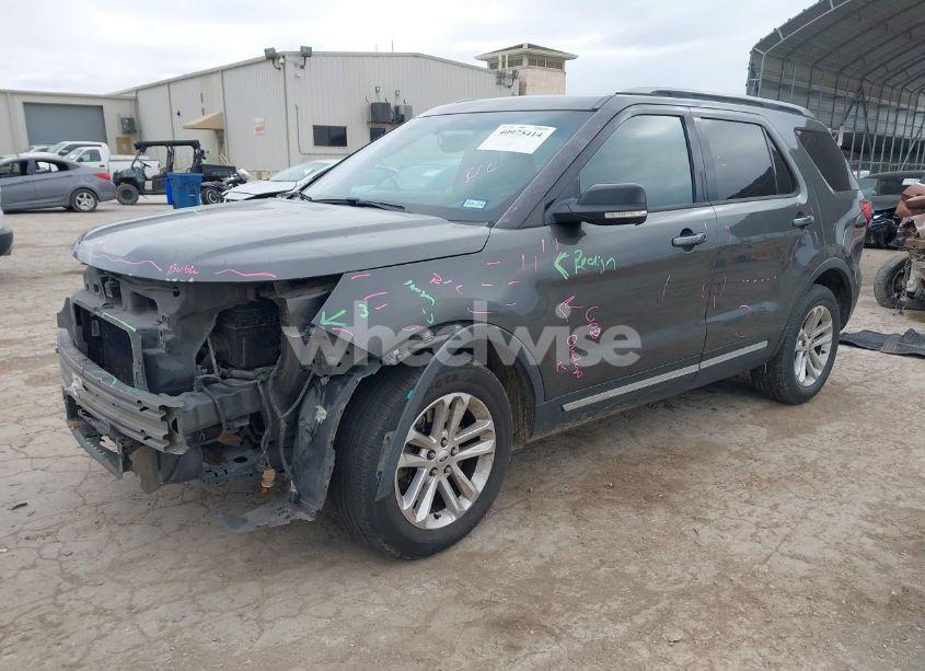 Photo 2 of 2016 Ford Explorer XLT (VIN 1FM5K7D88GGC85343)