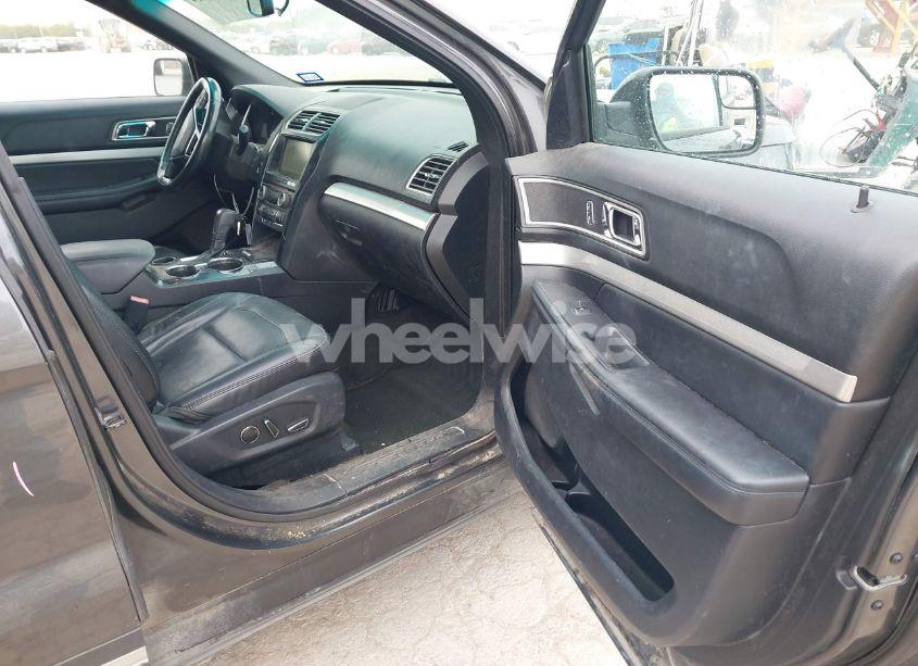 Photo 5 of 2016 Ford Explorer XLT (VIN 1FM5K7D88GGC85343)