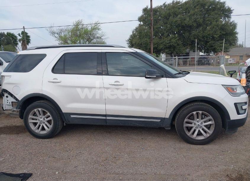 Photo 14 of 2017 Ford Explorer XLT (VIN 1FM5K7D88HGA75407)