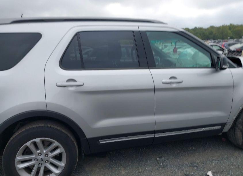 Photo 13 of 2017 Ford Explorer XLT (VIN 1FM5K7D88HGB04369)