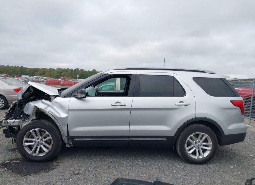 Photo 14 of 2017 Ford Explorer XLT (VIN 1FM5K7D88HGB04369)