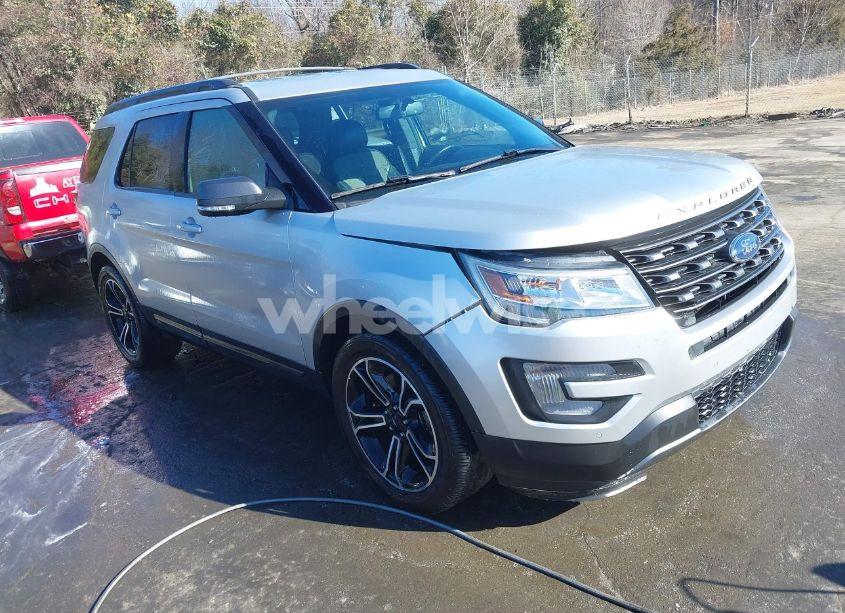 2017 Ford Explorer XLT (VIN 1FM5K7D88HGD48250) main photo