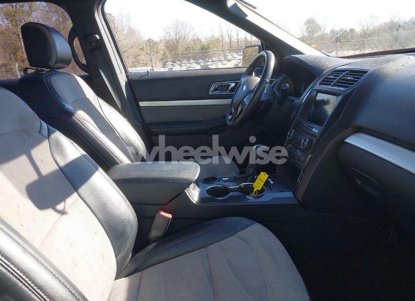 Photo 5 of 2017 Ford Explorer XLT (VIN 1FM5K7D88HGD48250)
