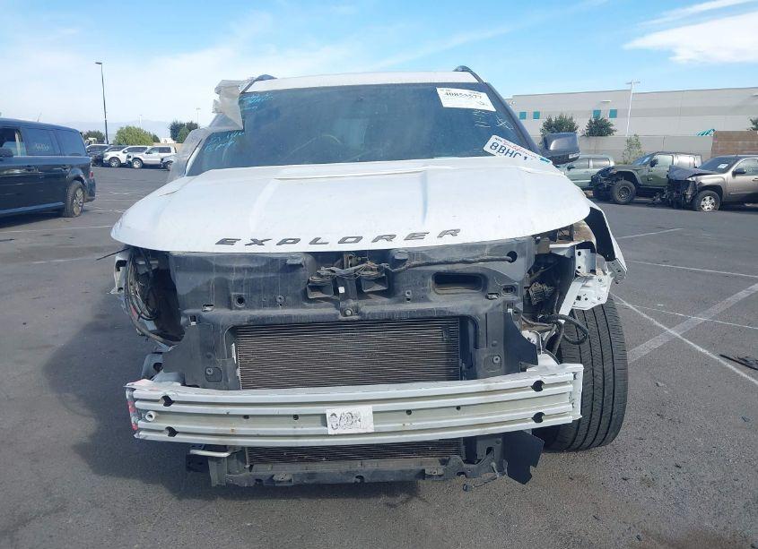 Photo 13 of 2017 Ford Explorer XLT (VIN 1FM5K7D88HGE38935)