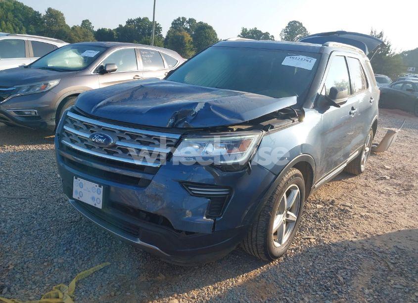 Photo 2 of 2018 Ford Explorer XLT (VIN 1FM5K7D88JGA39528)