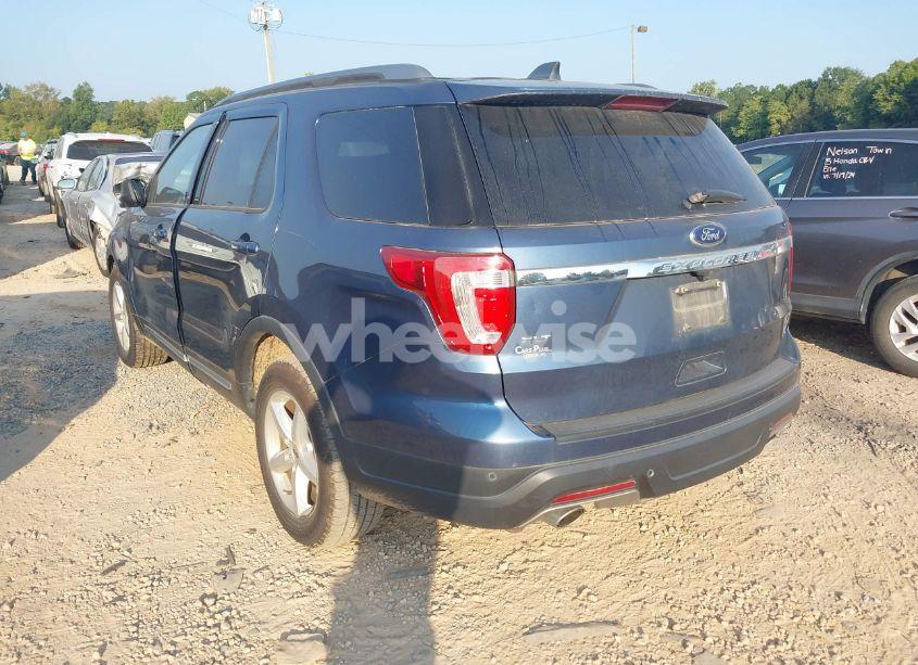 Photo 3 of 2018 Ford Explorer XLT (VIN 1FM5K7D88JGA39528)