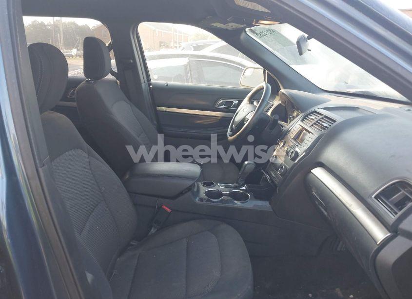 Photo 5 of 2018 Ford Explorer XLT (VIN 1FM5K7D88JGA39528)